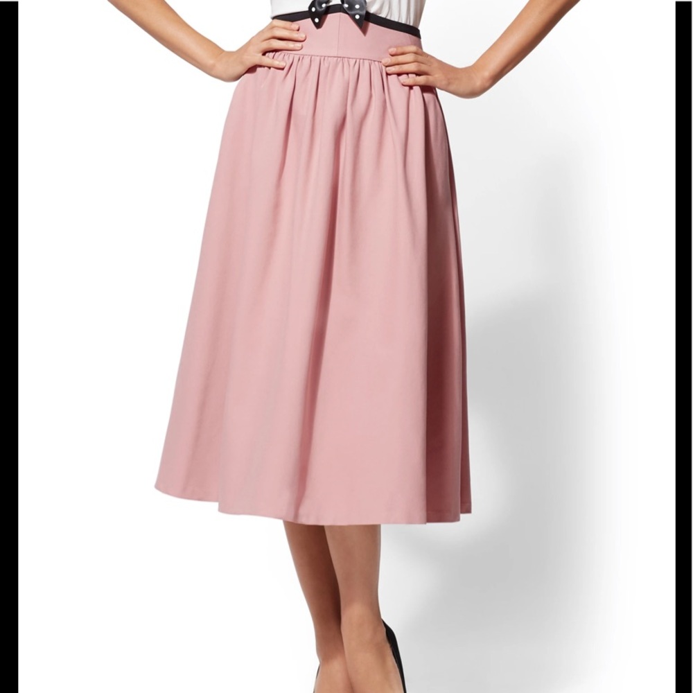 New York & Company High Waist Full Skirt Size 4